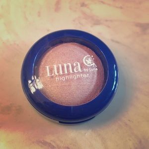 ** 3 FOR $25 ** Luna by Luna Highlighter
